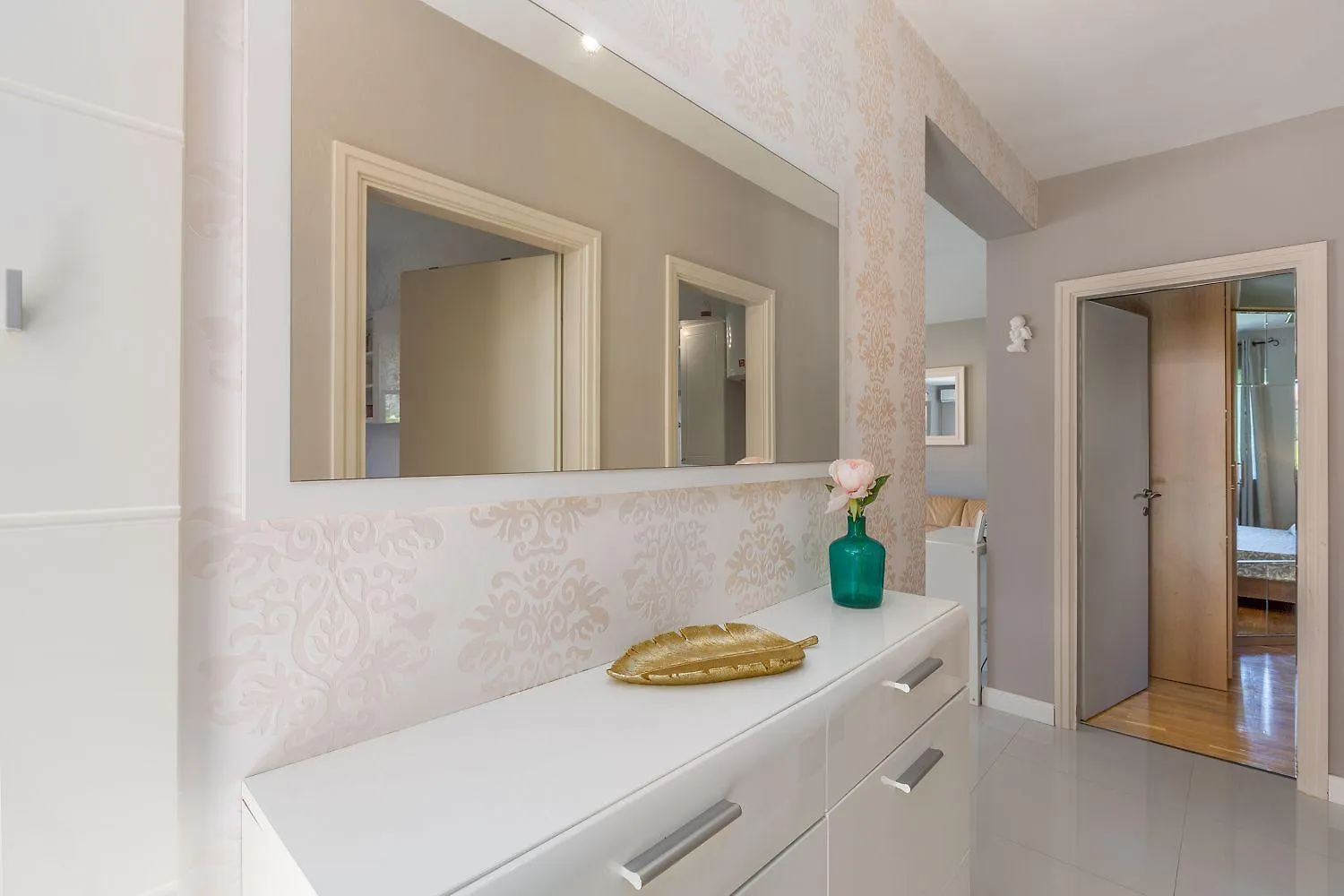 Lichtdurchflutetes Apartment Nur 500 Meter Zum Strand Mit Privater Terrasse Funtana 0*,