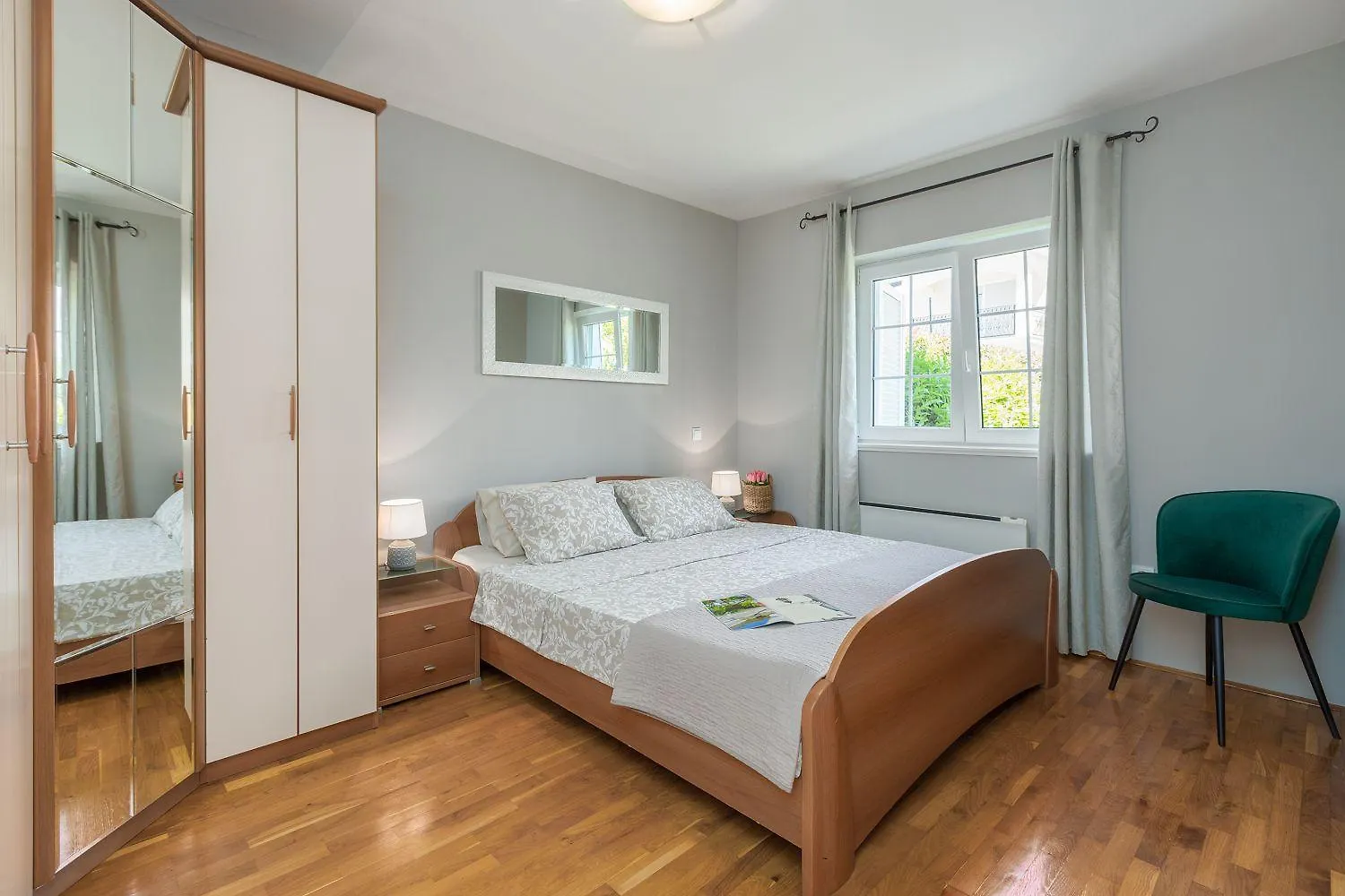 Lichtdurchflutetes Apartment Nur 500 Meter Zum Strand Mit Privater Terrasse Funtana 0*,  Croatia