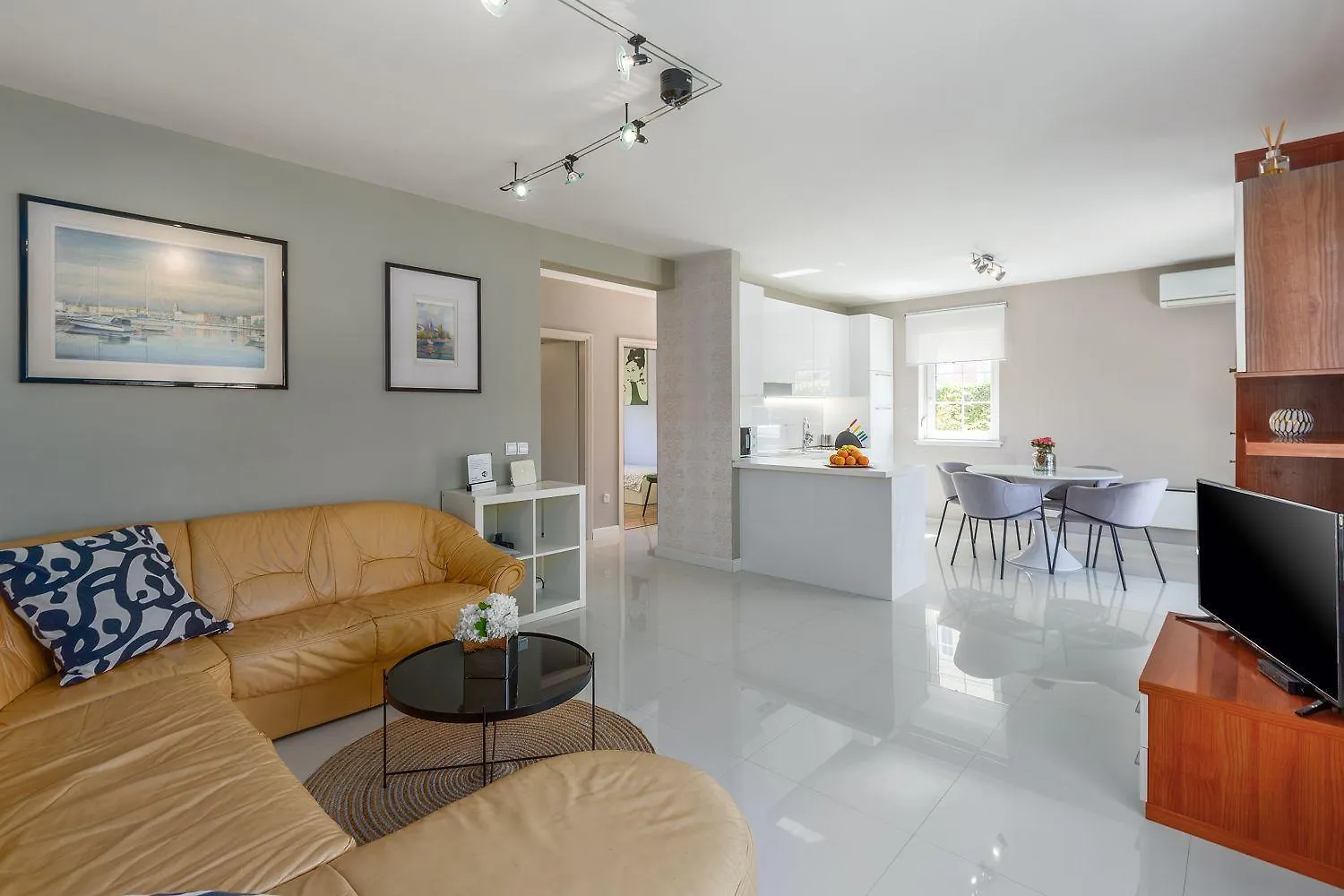 Lichtdurchflutetes Apartment Nur 500 Meter Zum Strand Mit Privater Terrasse Funtana
