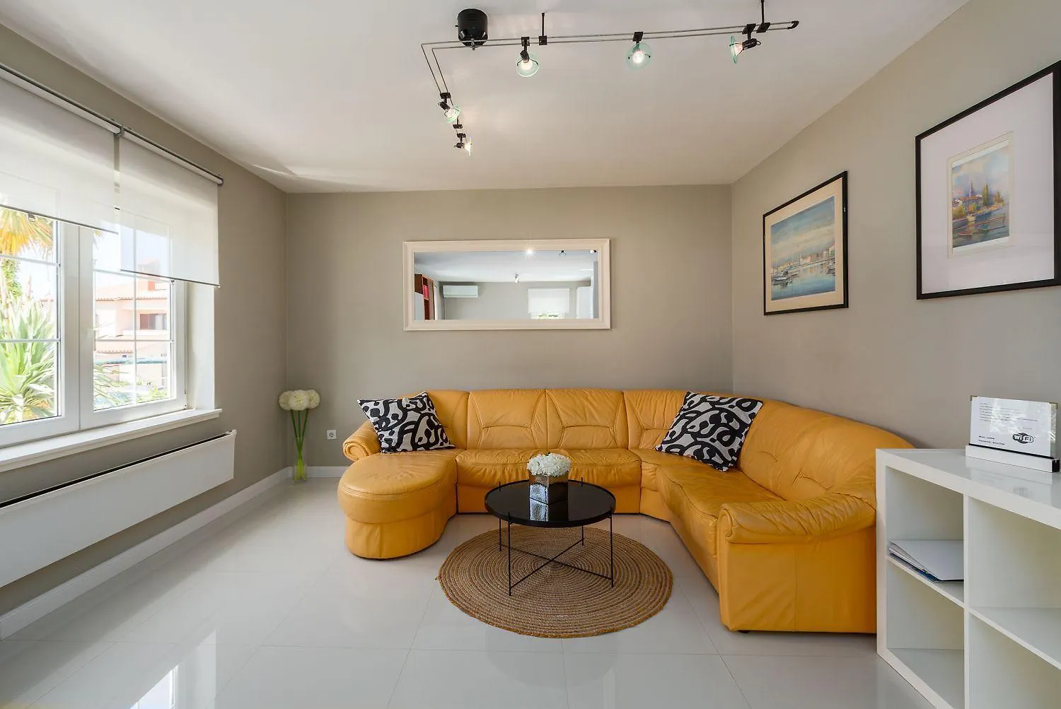 Lichtdurchflutetes Apartment Nur 500 Meter Zum Strand Mit Privater Terrasse Funtana Croatia