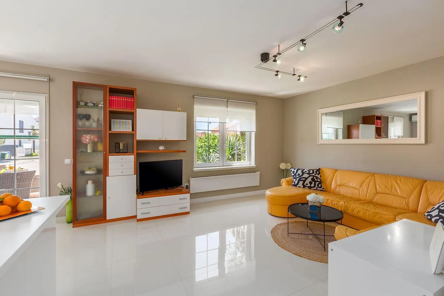 Lichtdurchflutetes Apartment Nur 500 Meter Zum Strand Mit Privater Terrasse Funtana